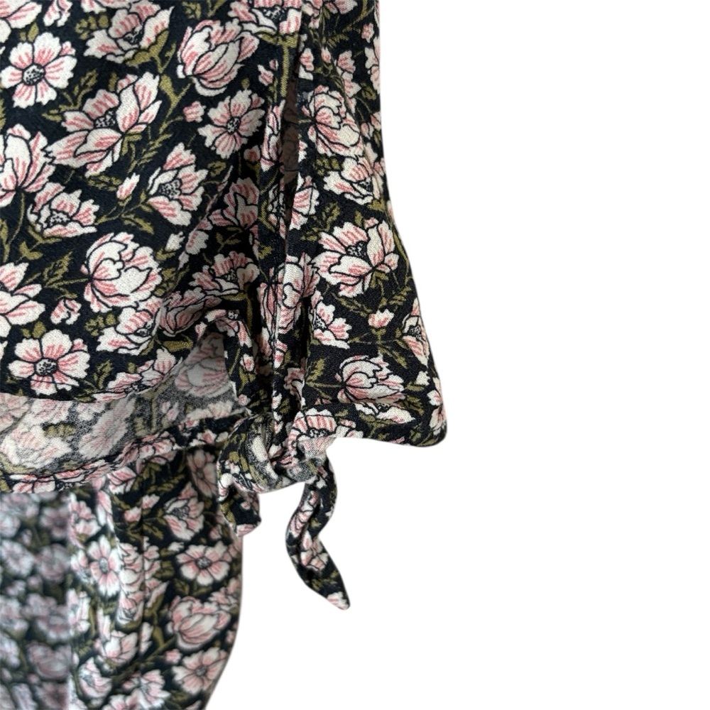 NAME YOUR PRICE • LOFT Black Floral Button Down Top Blouse Tie Sleeves Size 8 - Picture 6 of 9